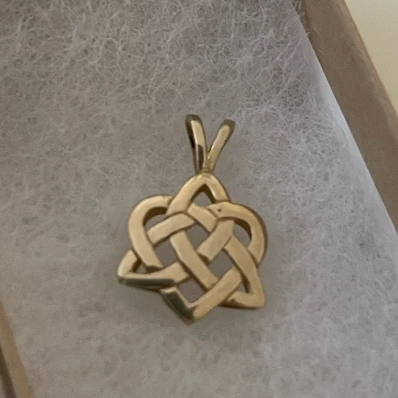 💛HP💛Vintage 14k Gold Celtic pendant - Picture 9 of 11